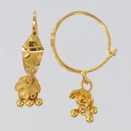 Ett par örhängen, 20mm, 21K Vikt: 1 g