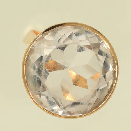 Ring med glassten, stl 15¾ bredd 3-16mm ojämn skena 18K bruttovikt 6,3g Vikt: 6,3 g