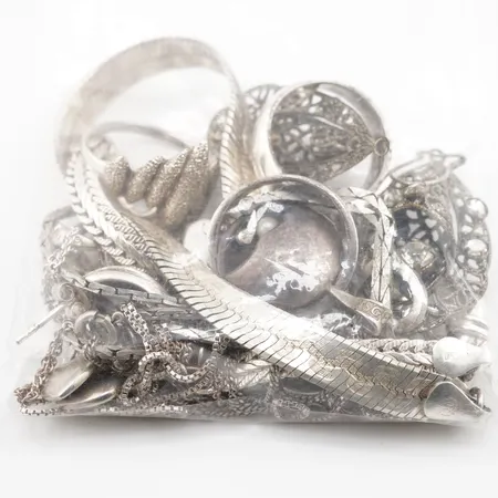Diverse silversmycken Vikt: 70 g