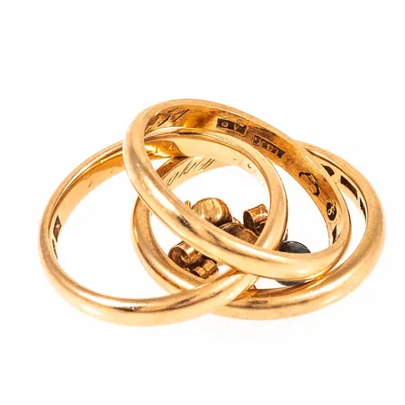 Diverse defekt/graverat guld i 18K. Vikt: 12,8g. 