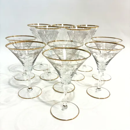 11 delar, "Sergel" Duka, formgivare Johan Tobias Sergel, 5st champagne 19cm, 6st coctail/martini 15cm, slitage på guldkant Vikt: 0 g Skickas med postpaket.