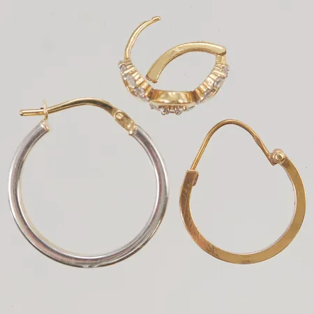 3 Omaka, örhängen, delvis defekt, 18K 3,7g.