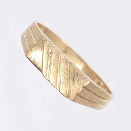 Ring stl 19½ bredd 2-5mm slitage 18K Vikt: 3,1 g