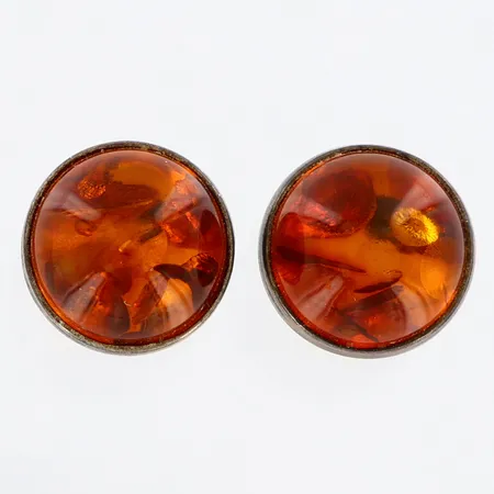 Ett par örhängen med bärnsten Ø9mm, Silver 925/1000 Vikt: 2 g