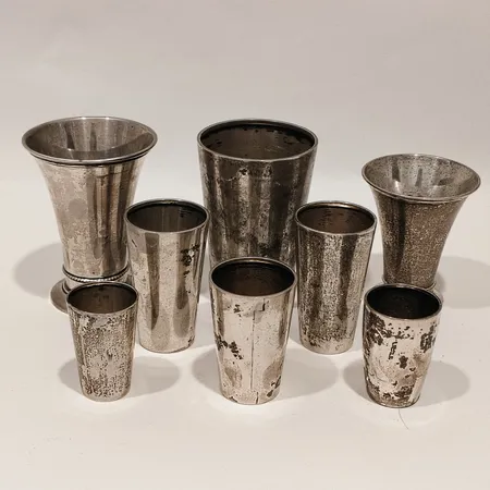 Åtta pokaler/bägare, gravyr, silver 830/1000 Vikt: 311,7 g