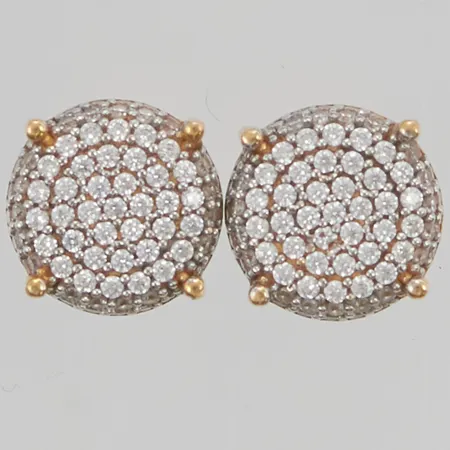 Ett par örhängen 9mm, vita stenar, 21K 3,8g.