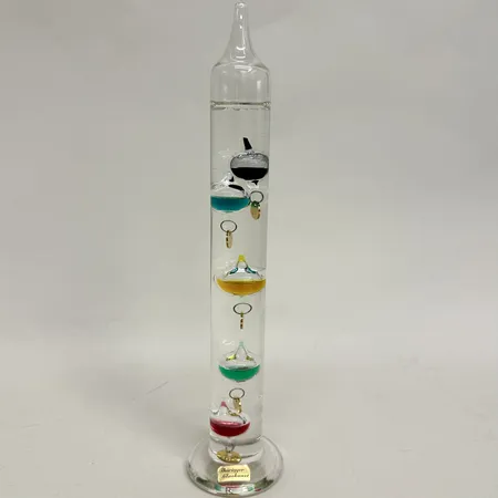 Galileo-Termometer i glas, Thüringer Glaskunst Tyskland, höjd 28,5cm, etikettmärkt Specialfrakt, kontakta pantbankskontoret för mer information.