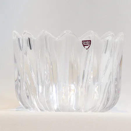 Skål, Orrefors, höjd 11cm, Ø14cm, signerad, repor Skickas med postpaket.