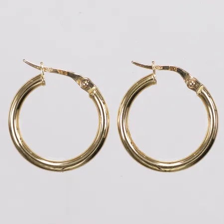 Ett par örhängen creoler, Ø18,9mm, bredd 2,1mm, 18K Vikt: 1,4 g