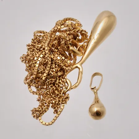 Diverse defekt guld, 18K, vikt 6,12g.