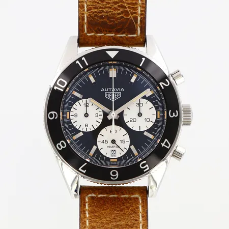 Herrur Tag Heuer Autavia, Ø42mm, automatisk, chronograph, original läderrem och spänne, referens-nr: cbe2110, serie-nr:RQW9774, ristnummer: 1299-160706, box och kartong medföljer, fint skick