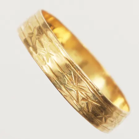 Ring, stl 22, bredd 5,4mm, bucklig, defekt, 21K Vikt: 3,5 g