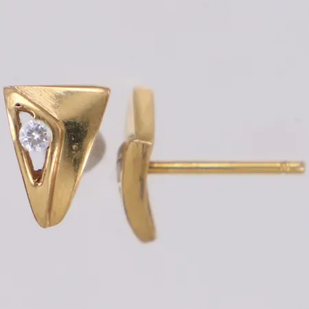 Ett par örhängen med stenar, längd 9mm, bredd 6mm, snurrebussar saknas, 14K Vikt: 0,9 g