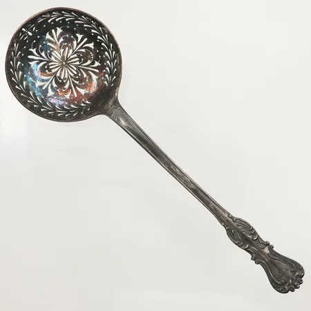 Ströare med mönsterdekor, längd 21cm, silver 830/1000 Vikt: 80,3 g