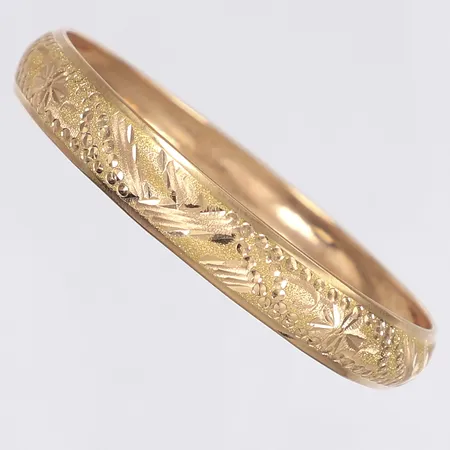 Armring med dekor Ø62mm bredd 9mm 18K Vikt: 6 g