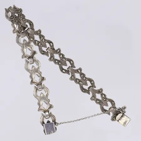 Armband med markasiter längd ca 18cm bredd 10mm svenska importstämplar 1940-tal silver 830/1000 Vikt: 15 g