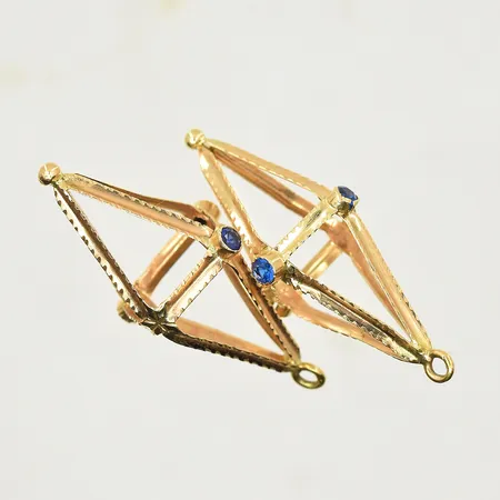 Diverse defekt guld med stenar, 14K. Vikt: 5,3 g