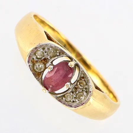 Ring röd sten och diamanter 6x0,01ct, stl 17¼, bredd ca 7mm, 18K Vikt: 2,8 g