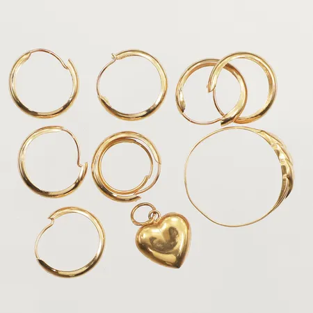 Diverse guld, defekt, 18K  Vikt: 4 g