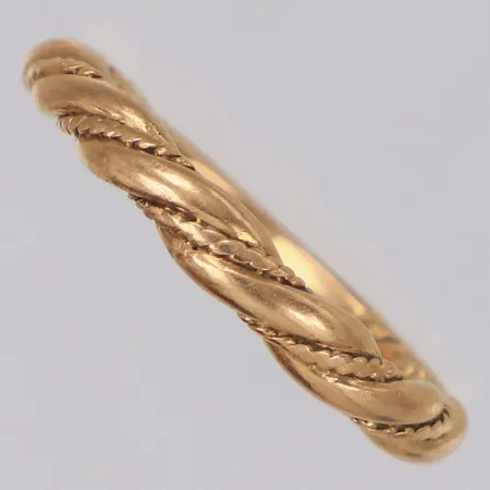 Ring, stl 18½, bredd 2,8-3,3mm, smärre bucklor, något skev, Kingdom Of Gold Skellefteå 1988, 18K Vikt: 5,1 g
