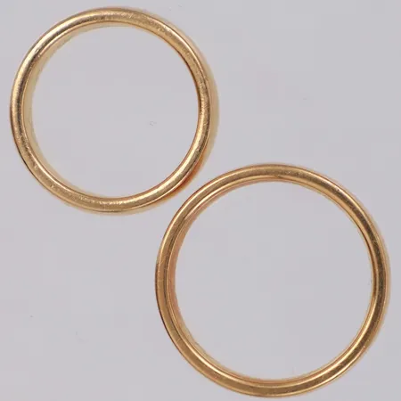 Två ringar, graverade, 18K Vikt: 16,3 g