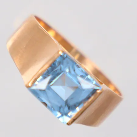 Ring Ø18½, blå sten något lös, 18K Vikt: 4,8 g