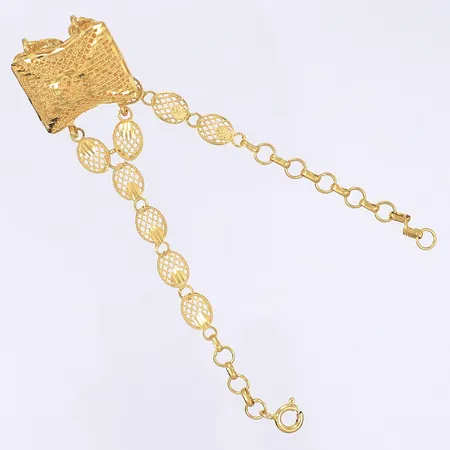 Armband med genombruten dekor längd 18,5cm bredd 3-20mm 21K Vikt: 7,4 g