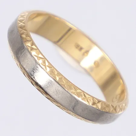 Ring stl 21 bredd 4mm gravyr tvåfärgad 18K Vikt: 7,3 g