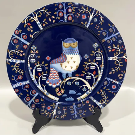 Tallrik 1st, modell Taika, design Klaus Haapaniemi för Iittala, 30cm, porslin, smärre repor Skickas med postpaket.