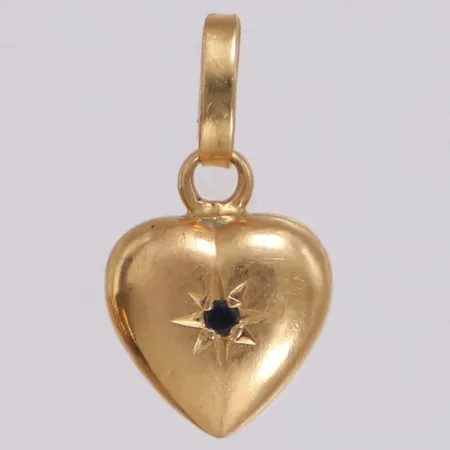 Hänge hjärta med sten, längd 15mm inklusive ögla, bredd 8,5mm, BEH Bengt Hallberg Guldsmeds AB, 18K Vikt: 0,5 g