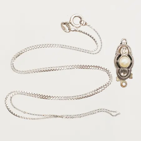 Diverse silver, defekt, silver Vikt: 2,4 g