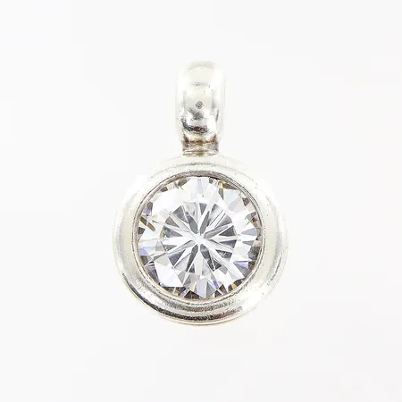 Hänge med vit sten 25x17mm, repor/nagg, silver 925/1000 Vikt: 9,3 g