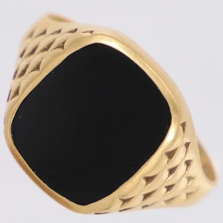 Klackring med onyx, stl 21, bredd 2,4-15,2mm, 18K Vikt: 3,9 g
