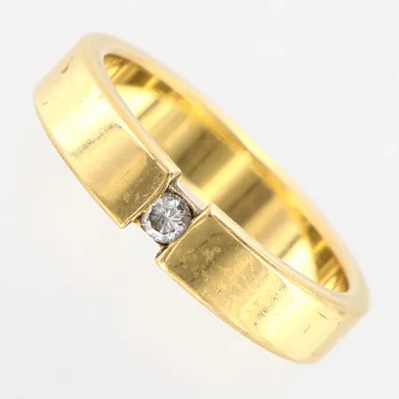 Ring med diamant 0,05ct, stl 16¼, bredd ca 3,5mm, 18K Vikt: 5,2 g