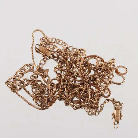 Trasigt guld 18k. Vikt: 19,4 g