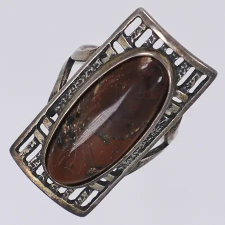 Ring med sten, stl 17, bredd 3-31mm, silver 925/1000 Vikt: 8,4 g