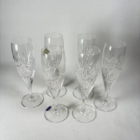 6 Champagneglas Edinburgh Crystal höjd 19cm i schatull av papp Vikt: 0 g Skickas med paket.
