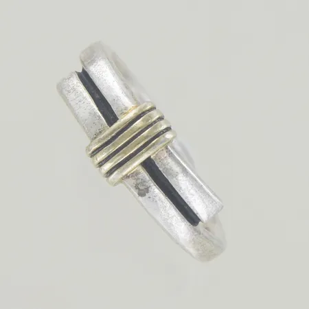 Ring, Ø 17½ mm, silver 925/1000 Vikt: 4,4 g