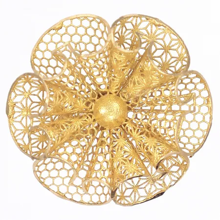 Ring med genombruten dekor stl 16¾ bredd 3-45mm 18K Vikt: 6,7 g