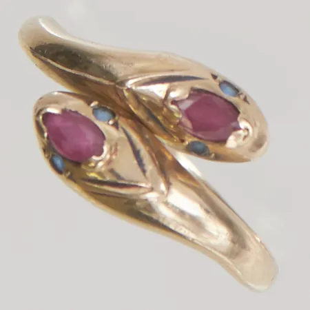 Ring Ø17½, bredd:10mm, röda/blå stenar, 14K 2,1g.