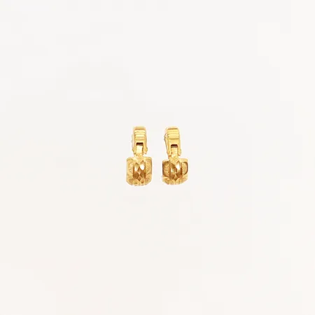 Ett par örhängen 13x6mm, skeva, 21K Vikt: 2,5 g