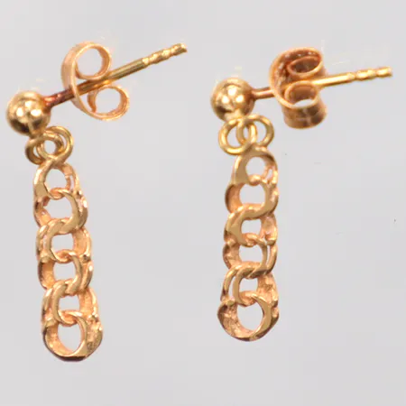 Ett par örhängen Bismarck, längd 2cm, bredd 3-4mm, 18K. Vikt: 1,3 g