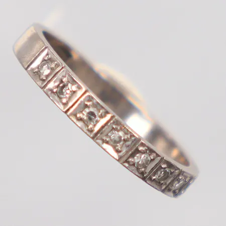 Ring vitguld diamanter  8x ca. 0,01ct Ø16, 18K Vikt: 2,3 g