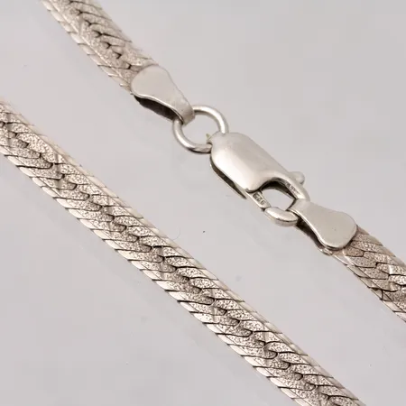 Kedja i silver, 42cm, bredd 4,2mm, 925/1000, vikt 9,4g.