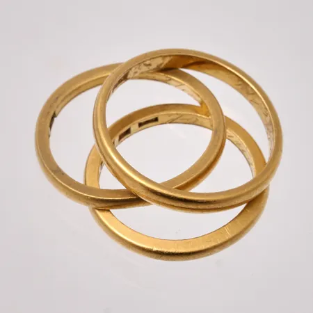 Diverse defekt guld, 18K, vikt 11,25g.