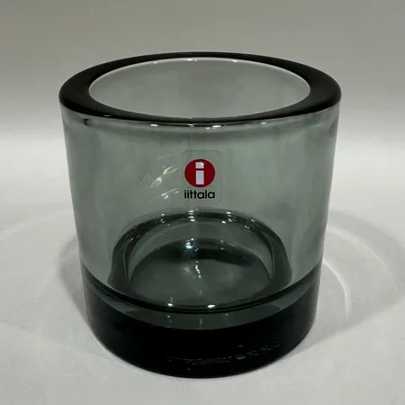 Ljuslykta Kivi, Iittala/marmiekko, design Heikki Orvola, höjd 7,5cm, grå, etikettmärkt Skickas med paket.