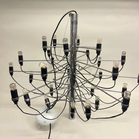 Taklampa, Flos, Gino Sarfatti, Italien, 2097/30, 30 ljuspunkter, höjd 74cm, Ø110cm, en glödlampa defekt/av, i behov av ny elkabel, ej funktionstestad, SKICKAS EJ! Vikt: 0 g Specialfrakt, kontakta pantbankskontoret för mer information.