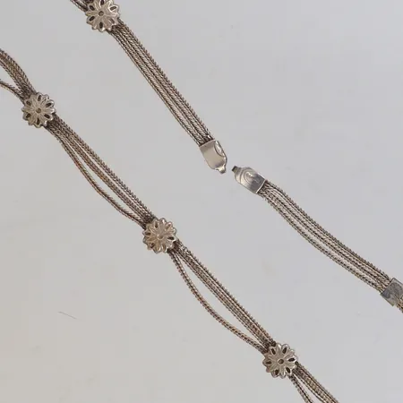 Collier, längd 43cm, bredd 8,7mm, defekt, delar och lås saknas, 925/1000 silver Vikt: 20 g