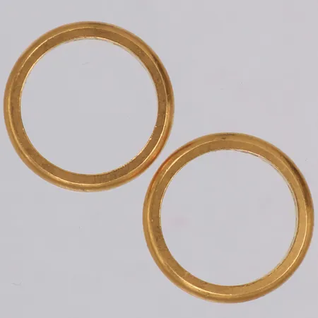 Två ringar, graverade, 23K Vikt: 16,8 g