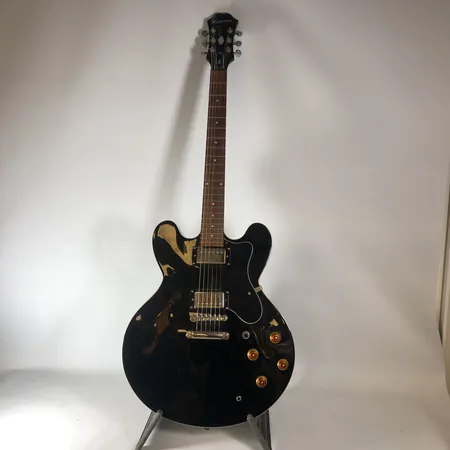 Elgitarr, Epiphone Dot 335, serienr: 18082306269, halvakustisk, slitage,  Vikt: 0 g Skickas med Bussgods eller PostNord